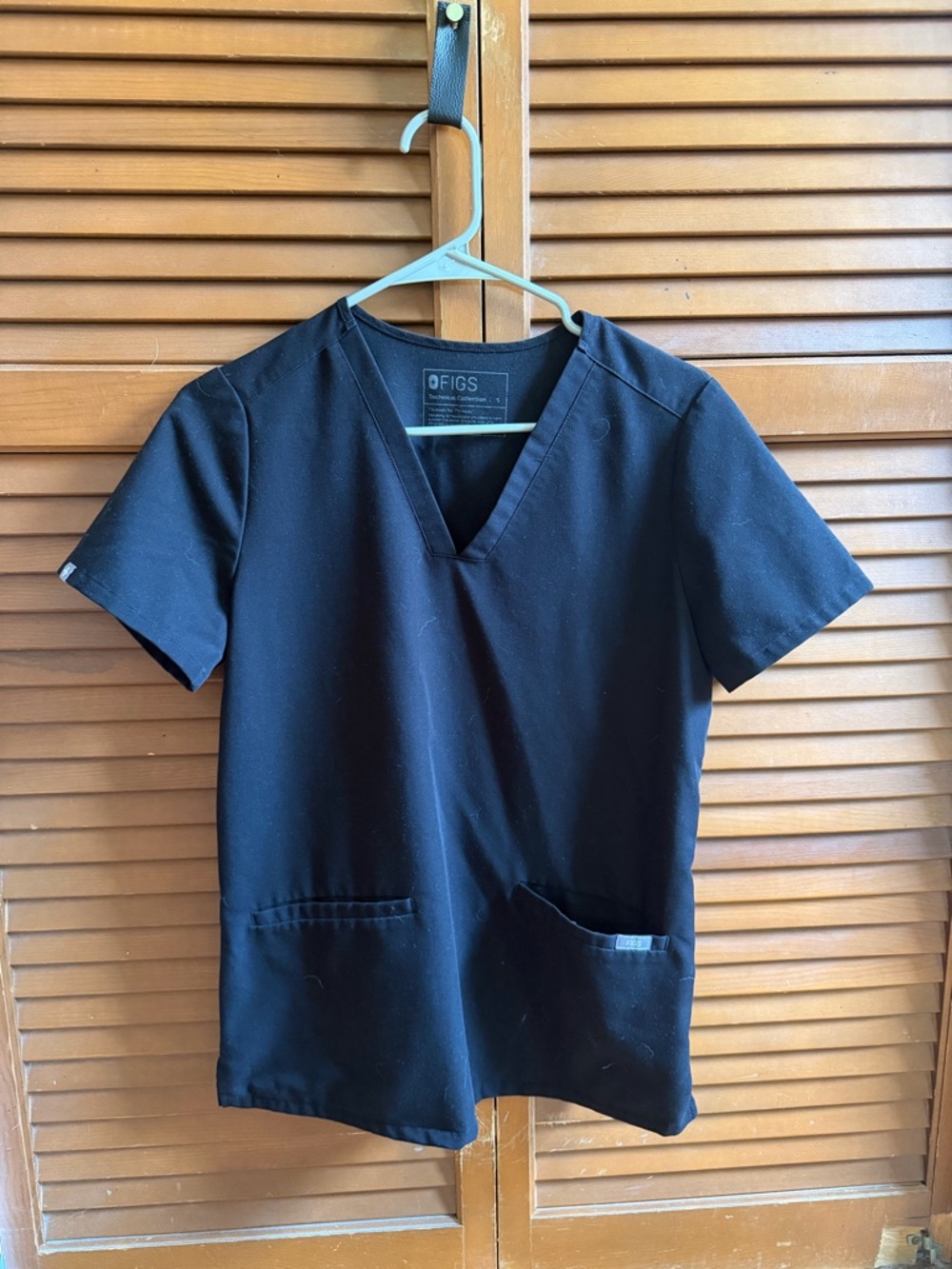 Figs Black V-Neck Casma Three-Pocket Scrub Top